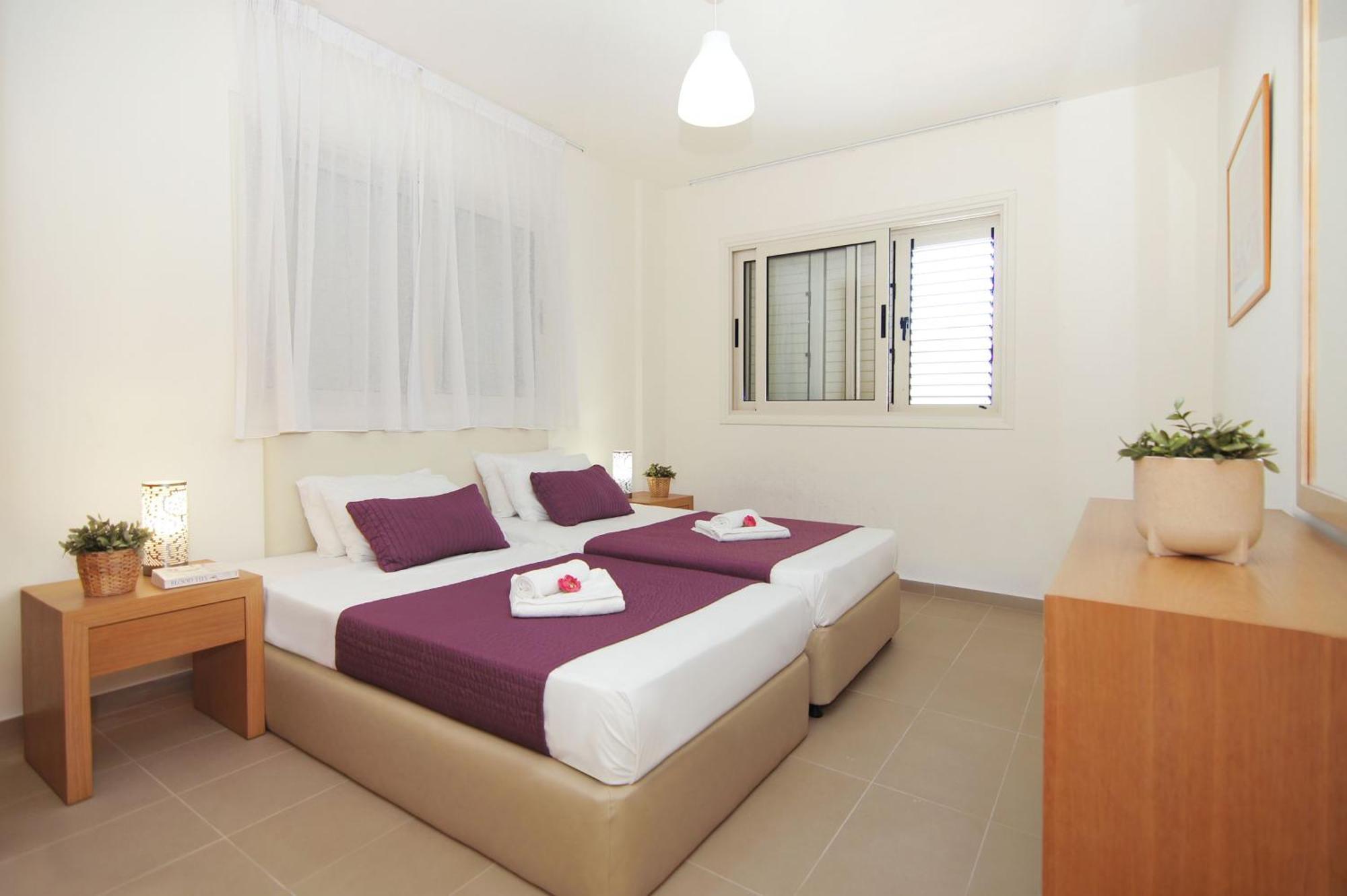 Artemis - 30m From Pernera Ferienhaus *