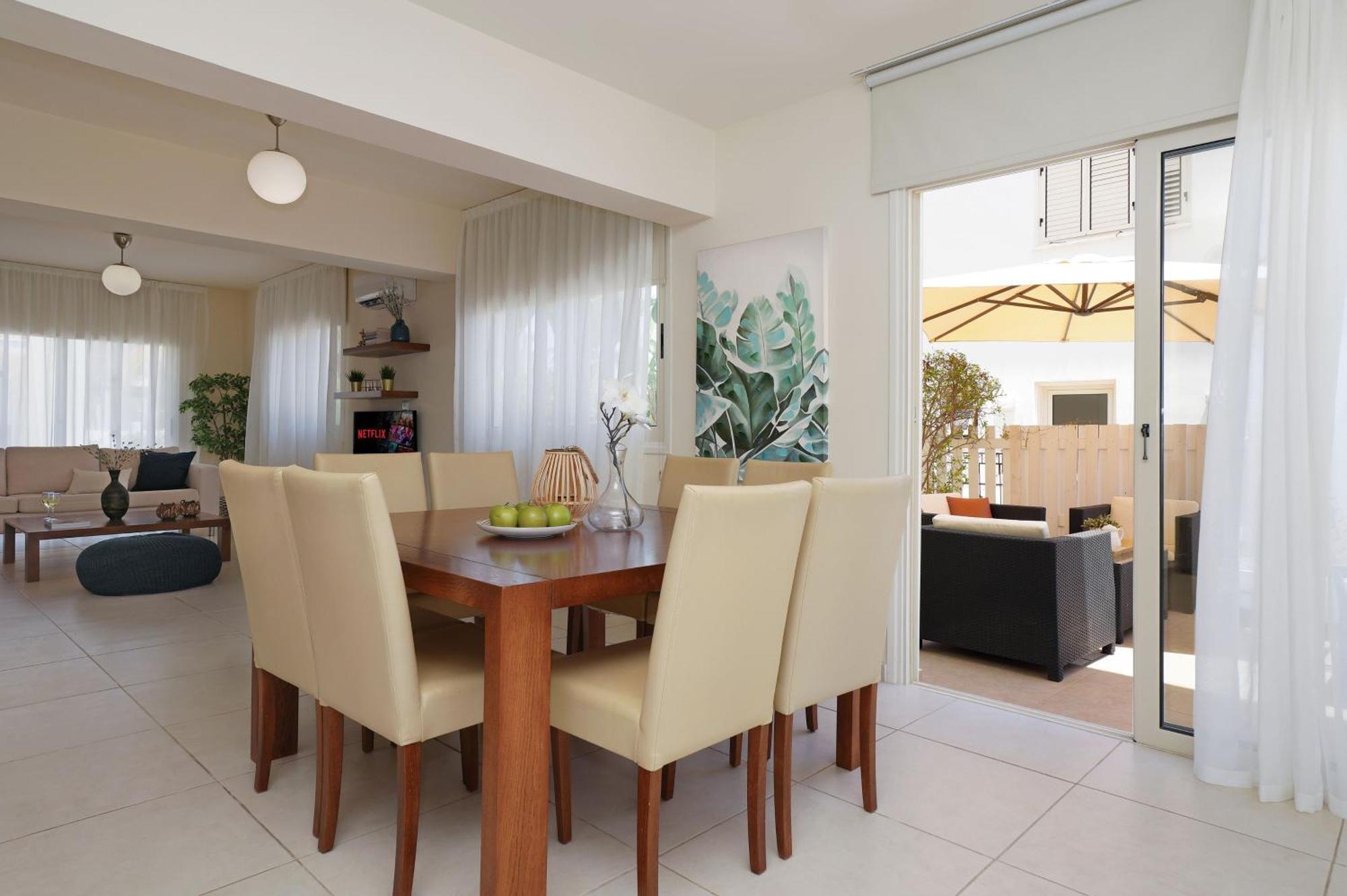 Artemis - 30m From Pernera Ferienhaus Protaras